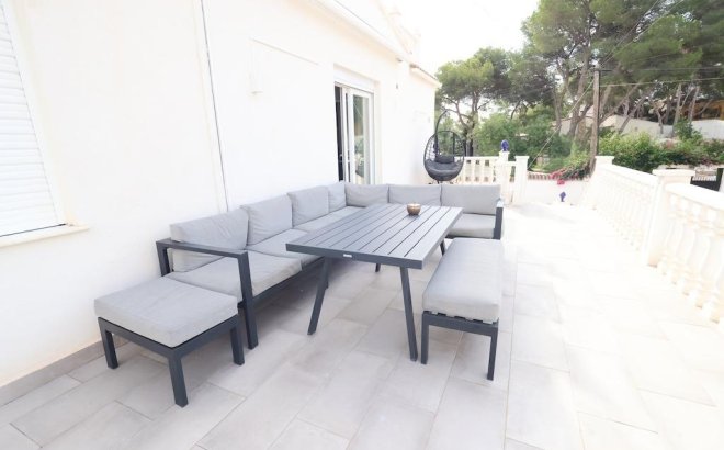 Resale - Villa -
Torrevieja - Costa Blanca