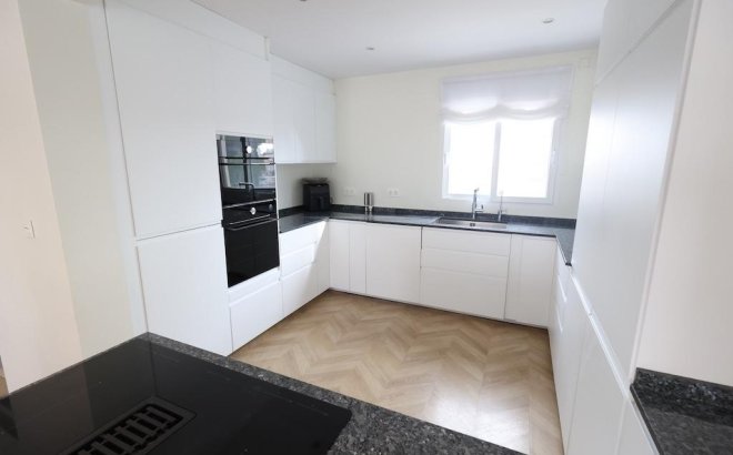 Resale - Villa -
Torrevieja - Costa Blanca