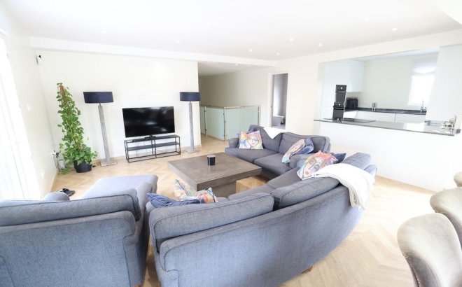 Resale - Villa -
Torrevieja - Costa Blanca