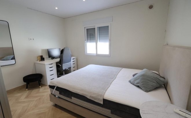 Resale - Villa -
Torrevieja - Costa Blanca