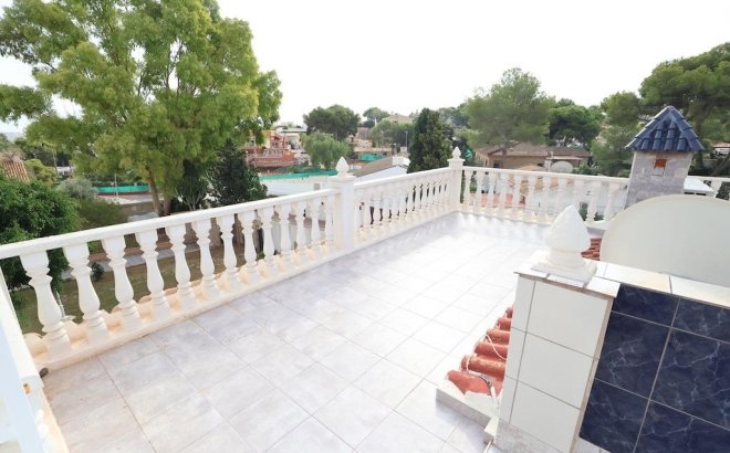 Resale - Villa -
Torrevieja - Costa Blanca