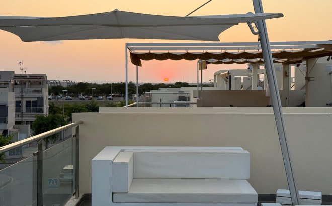 Resale - Bungalow -
Pilar de la Horadada - Costa Blanca