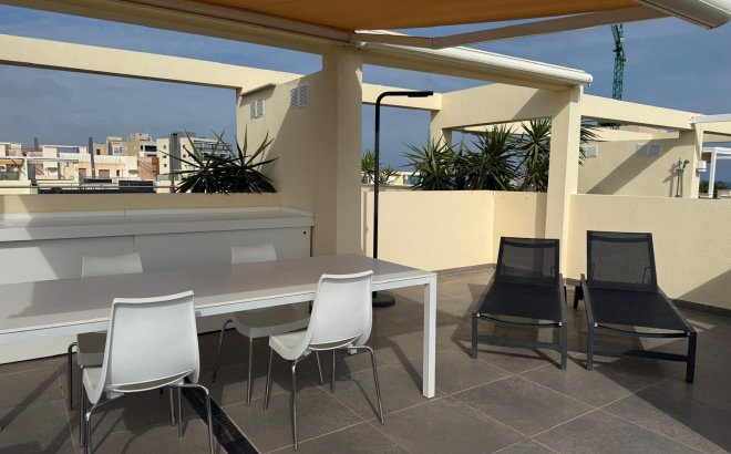Resale - Bungalow -
Pilar de la Horadada - Costa Blanca