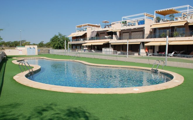Resale - Bungalow -
Pilar de la Horadada - Costa Blanca
