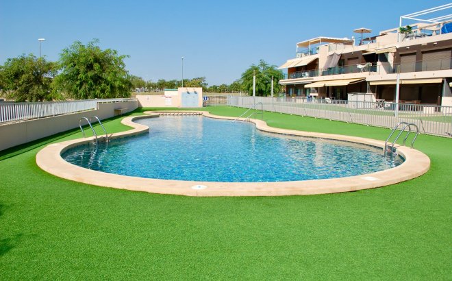 Resale - Bungalow -
Pilar de la Horadada - Costa Blanca