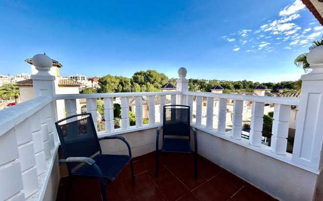 Resale - Villa -
Villamartin - Costa Blanca