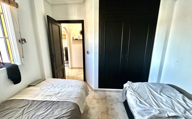 Resale - Villa -
Villamartin - Costa Blanca