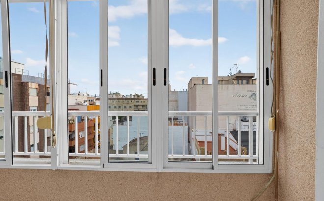 Revente - Appartement -
Torrevieja