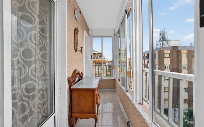 Revente - Appartement -
Torrevieja