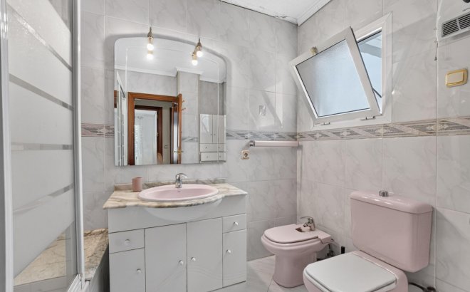 Revente - Appartement -
Torrevieja