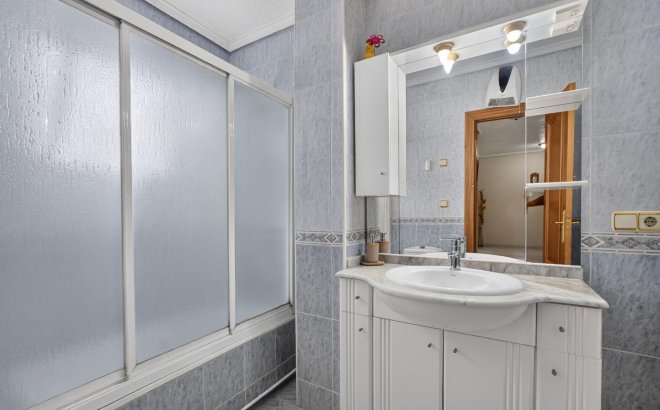 Revente - Appartement -
Torrevieja