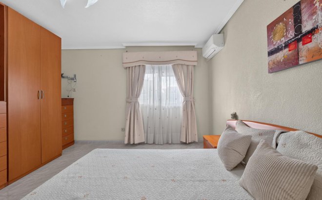 Revente - Appartement -
Torrevieja