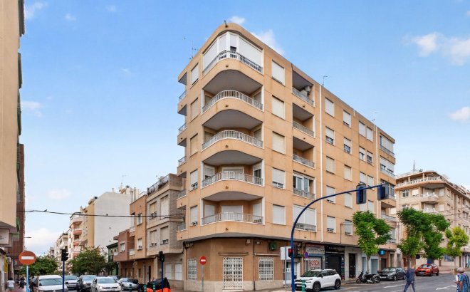 Revente - Appartement -
Torrevieja