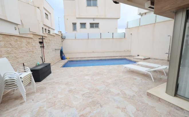 Resale - Villa -
Orihuela Costa - Costa Blanca