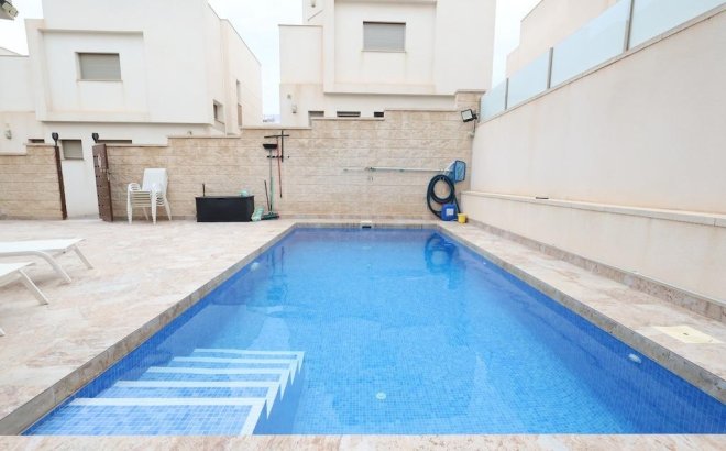 Resale - Villa -
Orihuela Costa - Costa Blanca