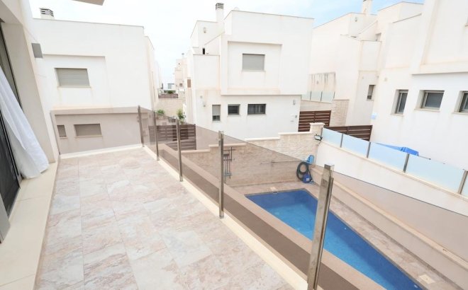 Resale - Villa -
Orihuela Costa - Costa Blanca