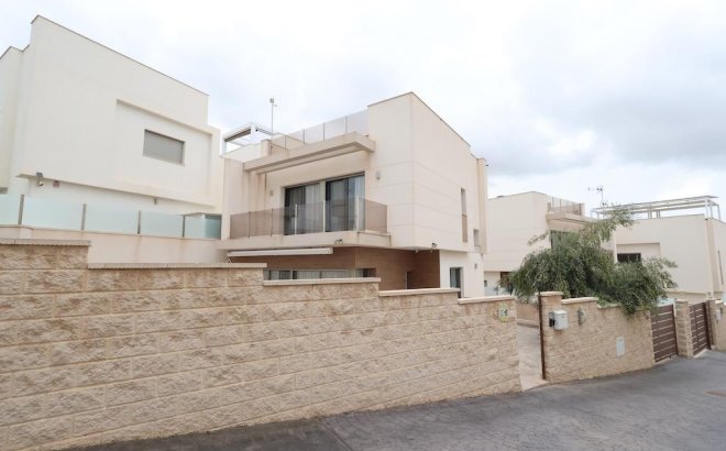 Resale - Villa -
Orihuela Costa - Costa Blanca