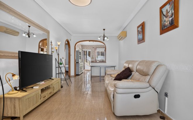 Resale - Villa -
Orihuela Costa - Costa Blanca