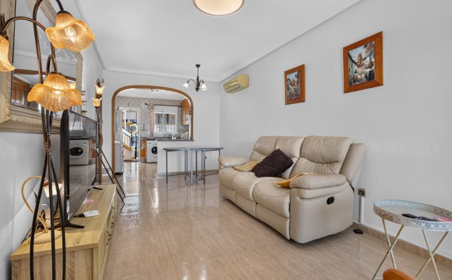 Resale - Villa -
Orihuela Costa - Costa Blanca