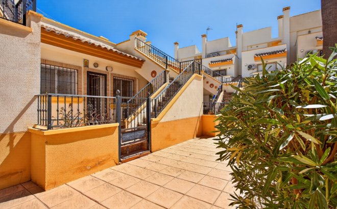 Resale - Villa -
Orihuela Costa - Costa Blanca