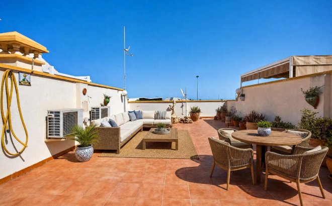 Resale - Villa -
Orihuela Costa - Costa Blanca