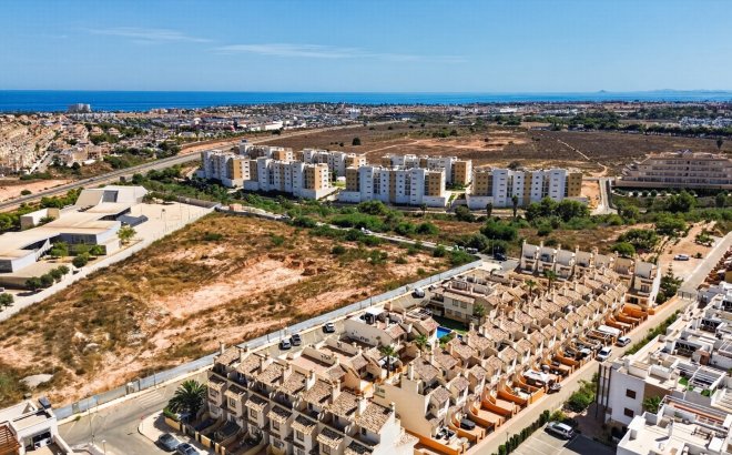 Resale - Villa -
Orihuela Costa - Costa Blanca