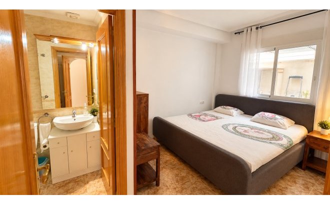 Resale - Bungalow -
Punta Prima - Costa Blanca