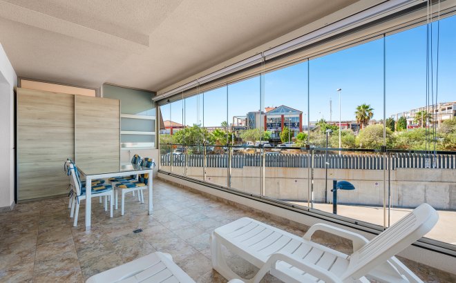 Resale - Apartment -
Orihuela Costa - Los Dolses