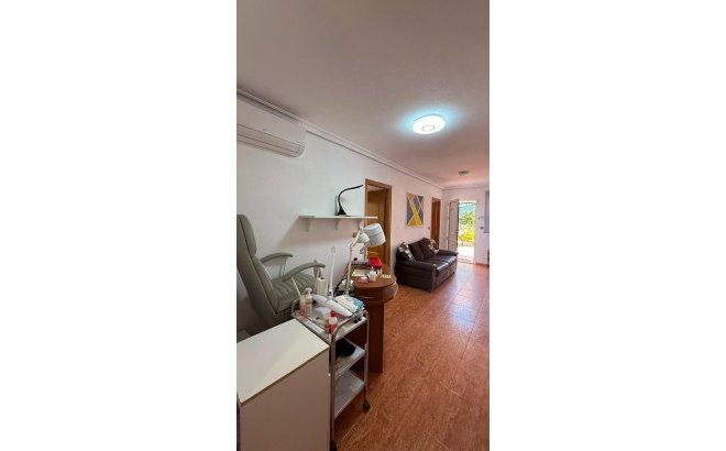 Resale - Bungalow -
Torrevieja - La Mata
