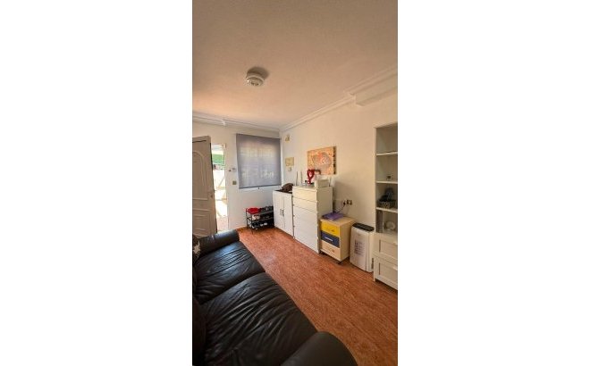Resale - Bungalow -
Torrevieja - La Mata