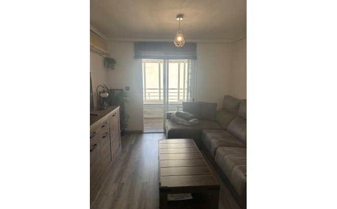 Resale - Apartment -
Torrevieja - Centro