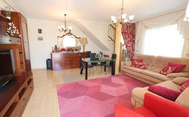 Resale - Villa -
Orihuela Costa - Costa Blanca