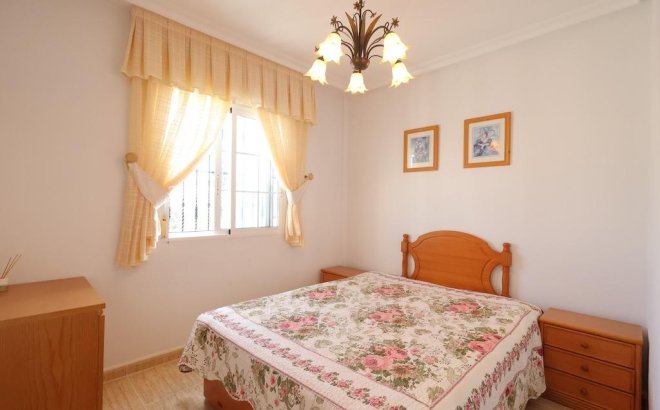 Resale - Villa -
Orihuela Costa - Costa Blanca