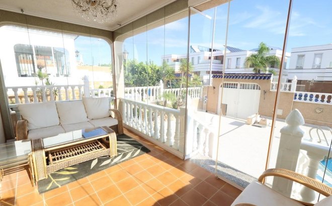 Resale - Villa -
Orihuela Costa - Costa Blanca