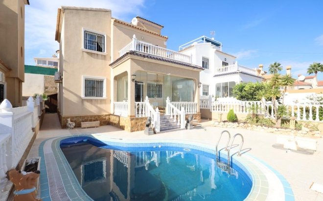 Resale - Villa -
Orihuela Costa - Costa Blanca