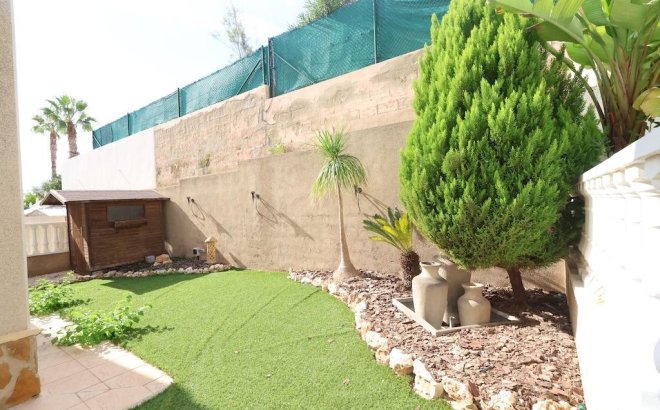 Resale - Villa -
Orihuela Costa - Costa Blanca