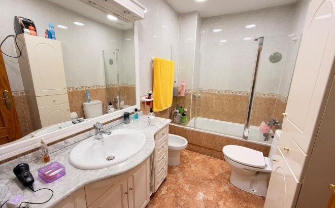 Resale - Apartment -
Torrevieja - Centro