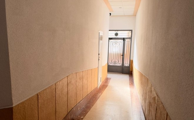Resale - Apartment -
Torrevieja - Centro