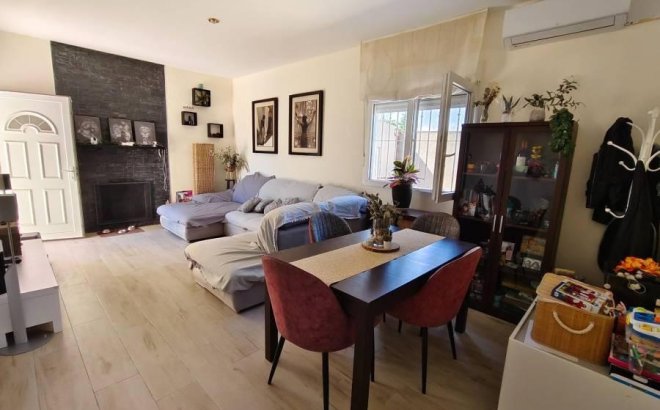 Resale - Villa -
Torrevieja - Torreta Florida