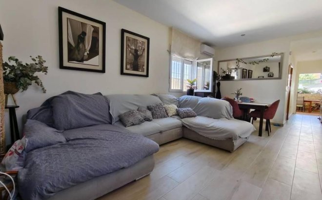 Resale - Villa -
Torrevieja - Torreta Florida