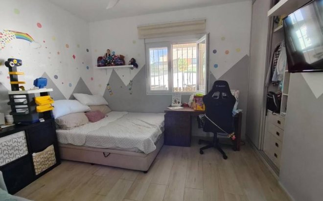 Resale - Villa -
Torrevieja - Torreta Florida