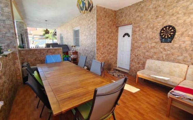 Resale - Villa -
Torrevieja - Torreta Florida