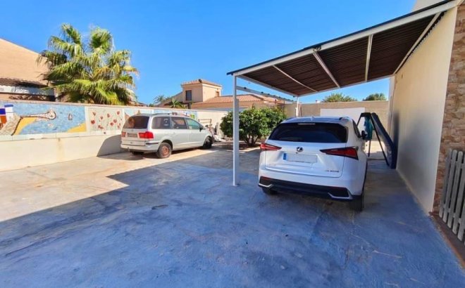 Resale - Villa -
Torrevieja - Torreta Florida
