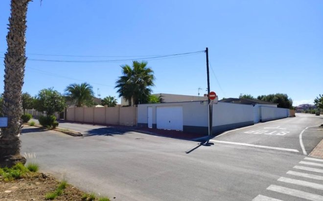 Resale - Villa -
Torrevieja - Torreta Florida