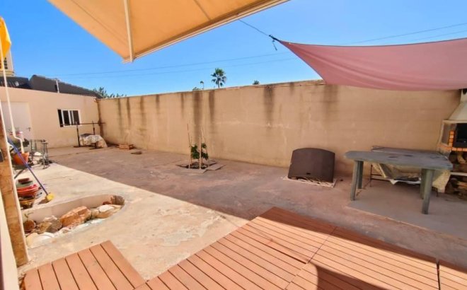Resale - Villa -
Torrevieja - Torreta Florida