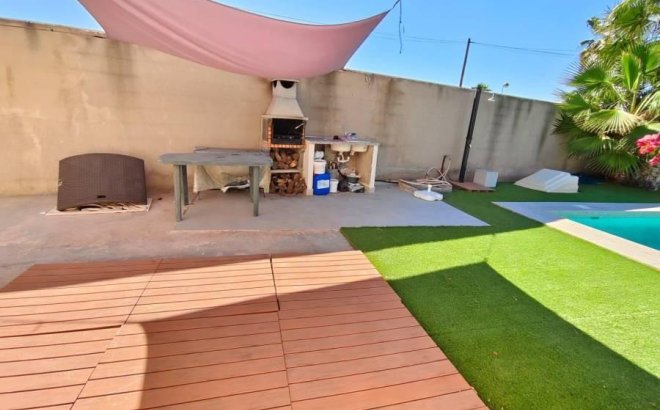 Resale - Villa -
Torrevieja - Torreta Florida