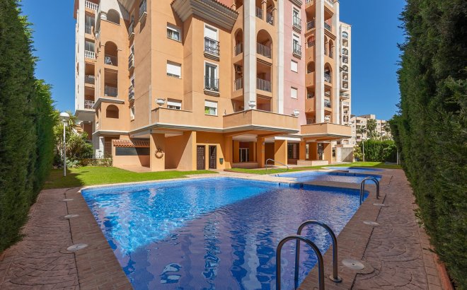 Resale - Apartment -
Torrevieja - Costa Blanca