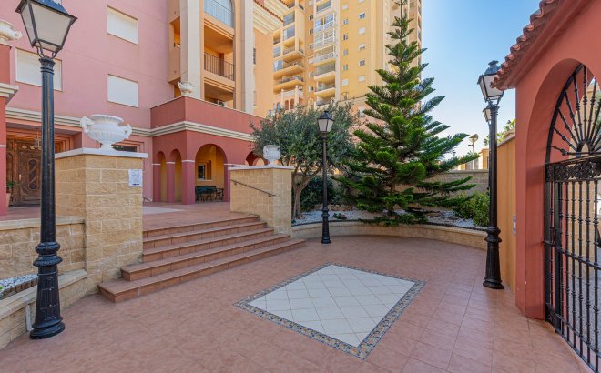 Resale - Apartment -
Torrevieja - Costa Blanca