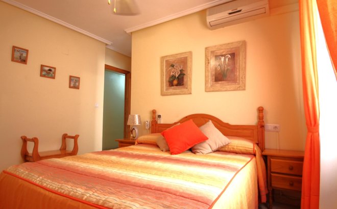 Revente - Appartement -
Torrevieja - Las Piscinas Naturales