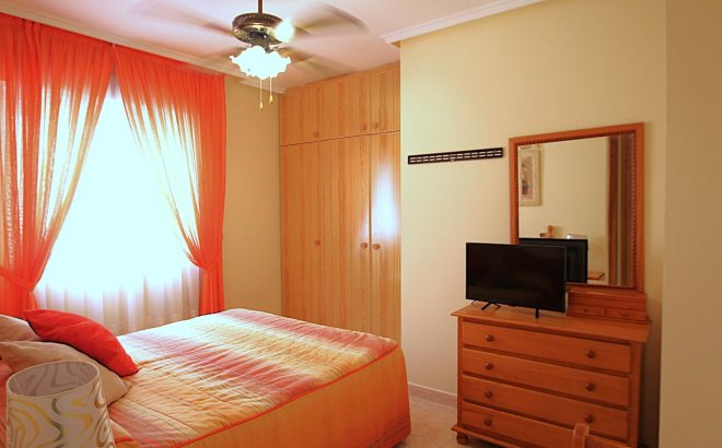 Revente - Appartement -
Torrevieja - Las Piscinas Naturales